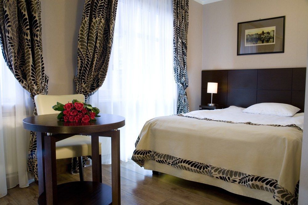 Hotel Bonum Old Town Гданск Екстериор снимка